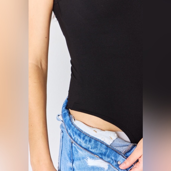 NEW Zenana women's Chloe black sporty sleeveless tank style bodysuit - Picture 6 of 7